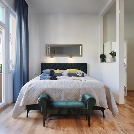 E&F Luxury Apartments Pula Buitenkant foto