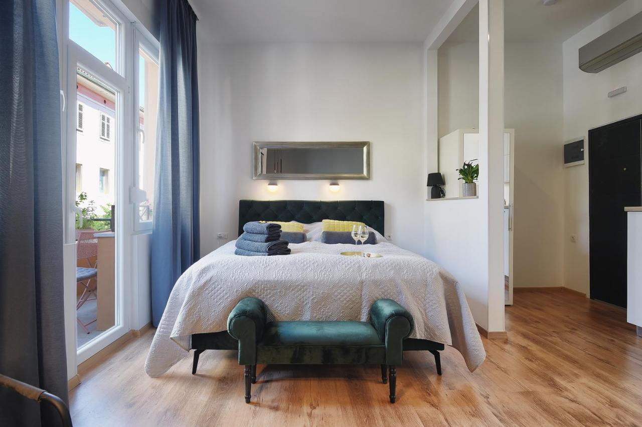E&F Luxury Apartments Pula Buitenkant foto